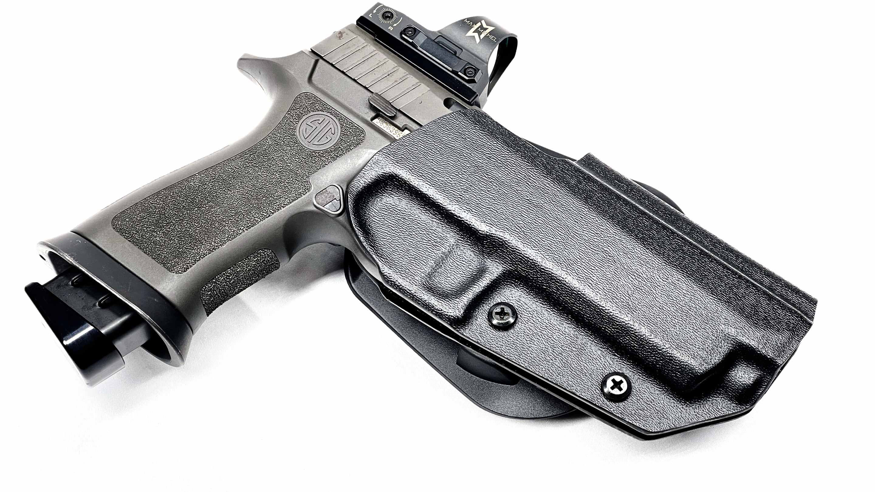 outside-the-waistband-holsters-by-black-scorpion-gear