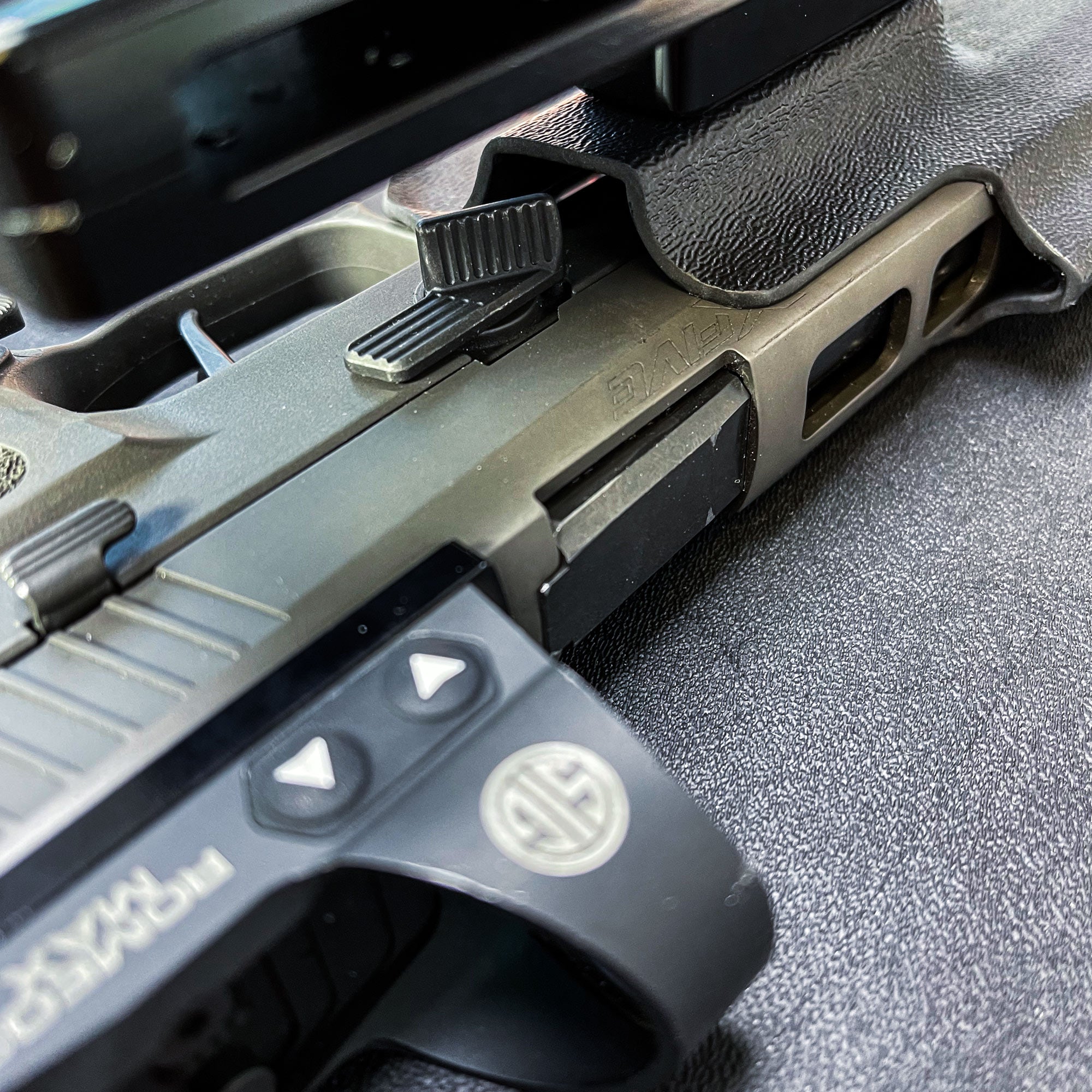 Sig Sauer P320 Full Size w/ Align Tactical Thumb Rest and Mag Release Pro Heavy Duty Competition Holster
