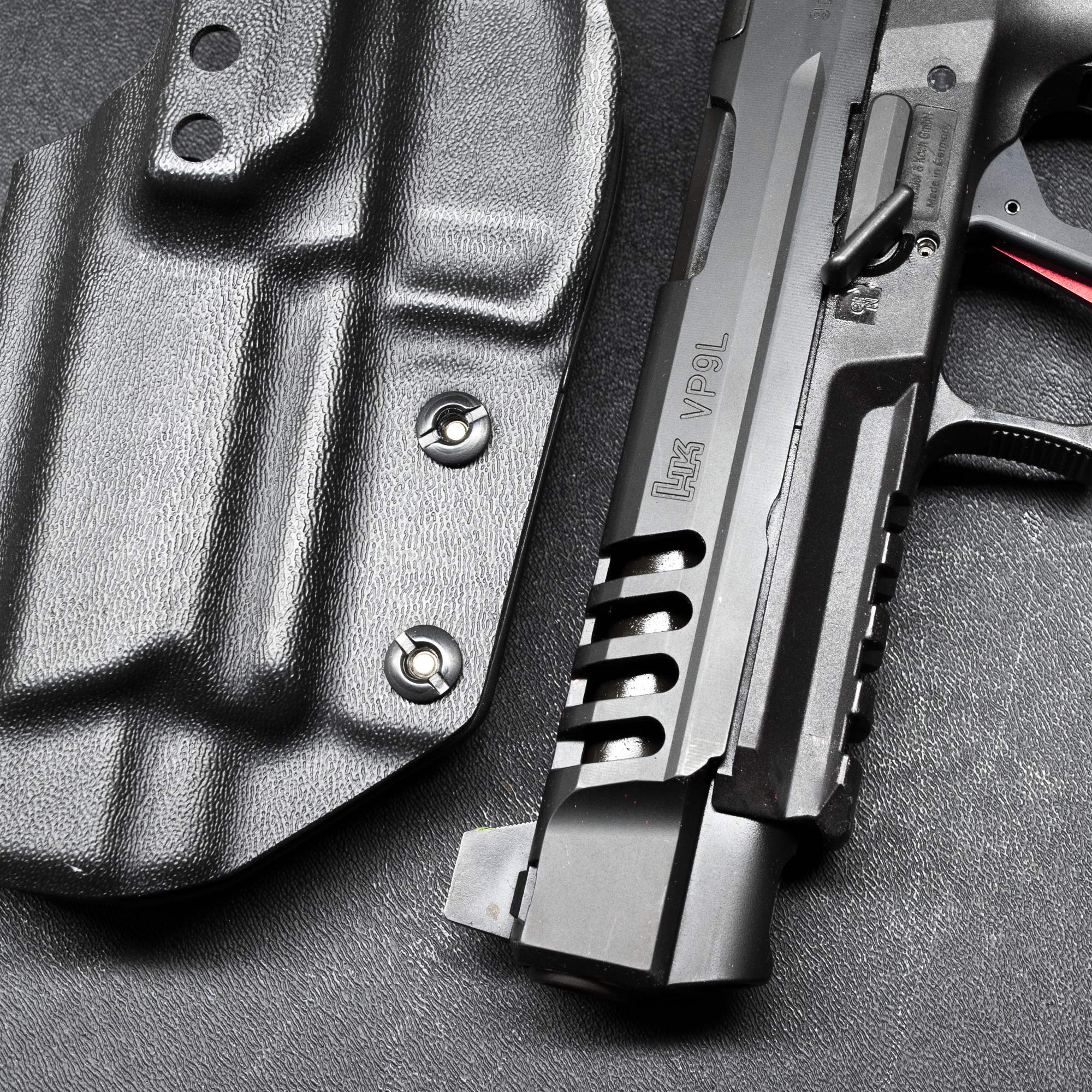 Heckler & Koch VP9L w/ Align Tactical Thumb Rest Pro Competition Holster